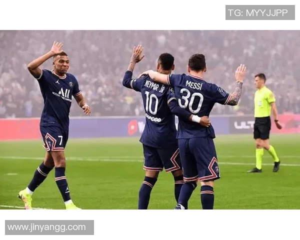 巴黎圣曼与里昂激战正酣谁能在法甲赛场上笑到最后 巴黎圣曼与里昂激战正酣谁能在法甲赛场上笑到最后