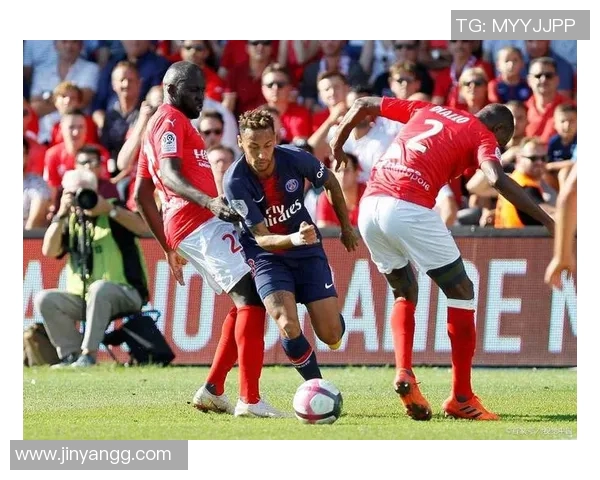 兰斯与布雷斯特比赛结果揭晓精彩瞬间回顾与分析